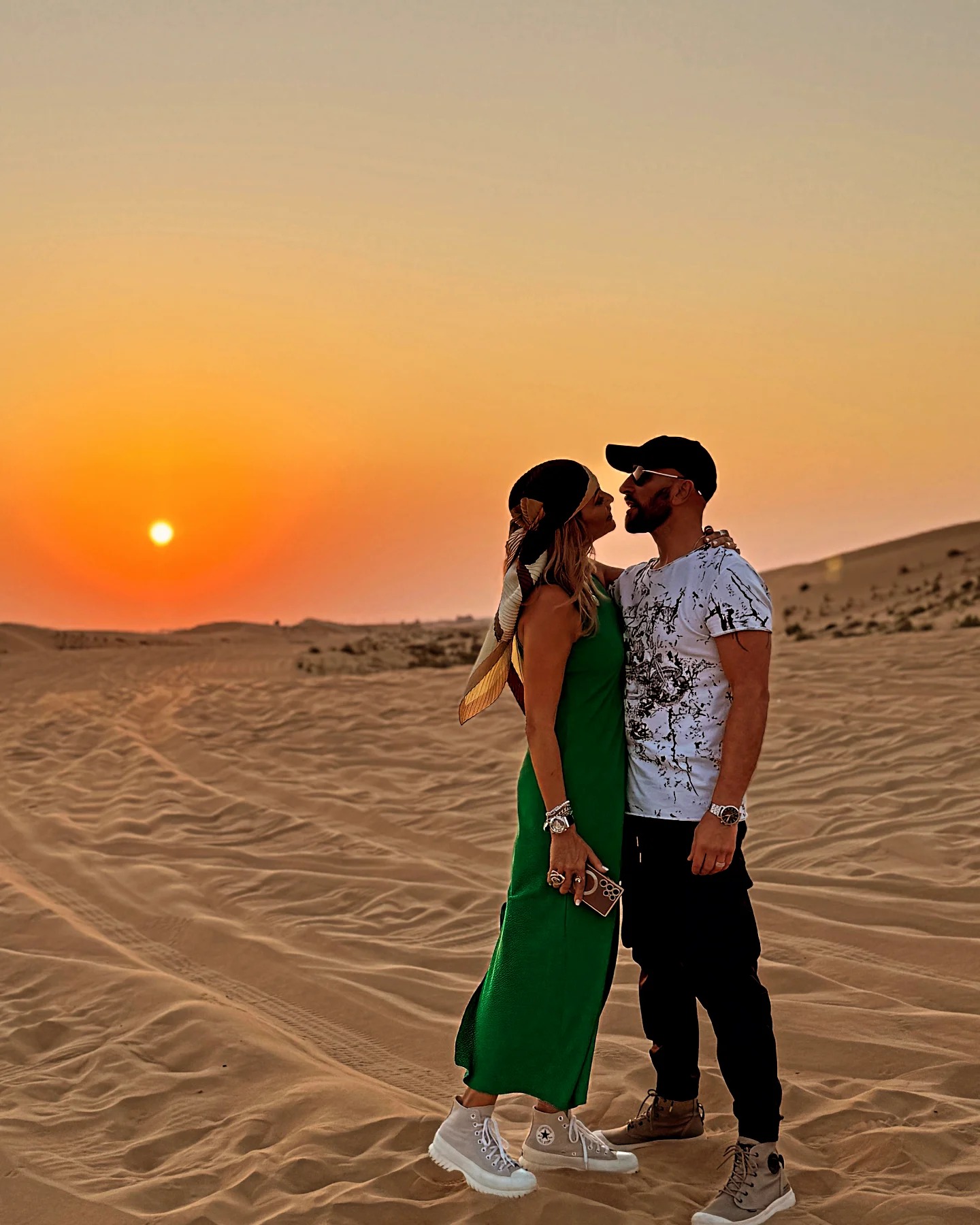 Cum a apărut Anca Țurcașiu cu iubitul în vacanță în Abu Dhabi: „Viața merită s-o trăim cât mai intens”. Cu ce cuplu celebru s-au întâlnit acolo