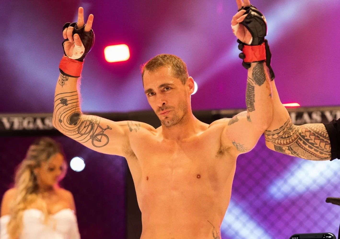Cornel Păsat îl ironizează pe Vladimir Drăghia, după ce s-au luptat în cușca MMA: „Nici măcar nu știa cum a obţinut această victorie”