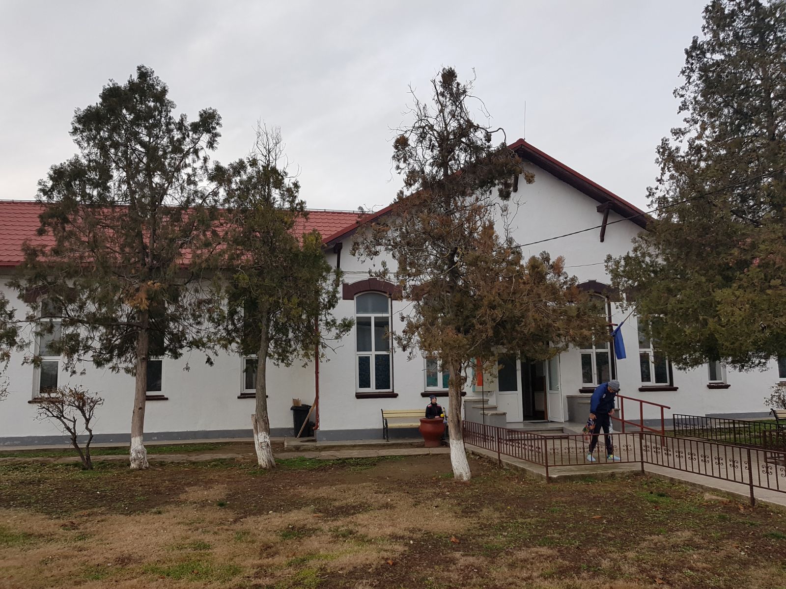 REPORTAJ: Ce au primit 15 copii cu handicap sever de la Moș Crăciun trimis de angajații Penitenciarului Vaslui| FOTO/VIDEO