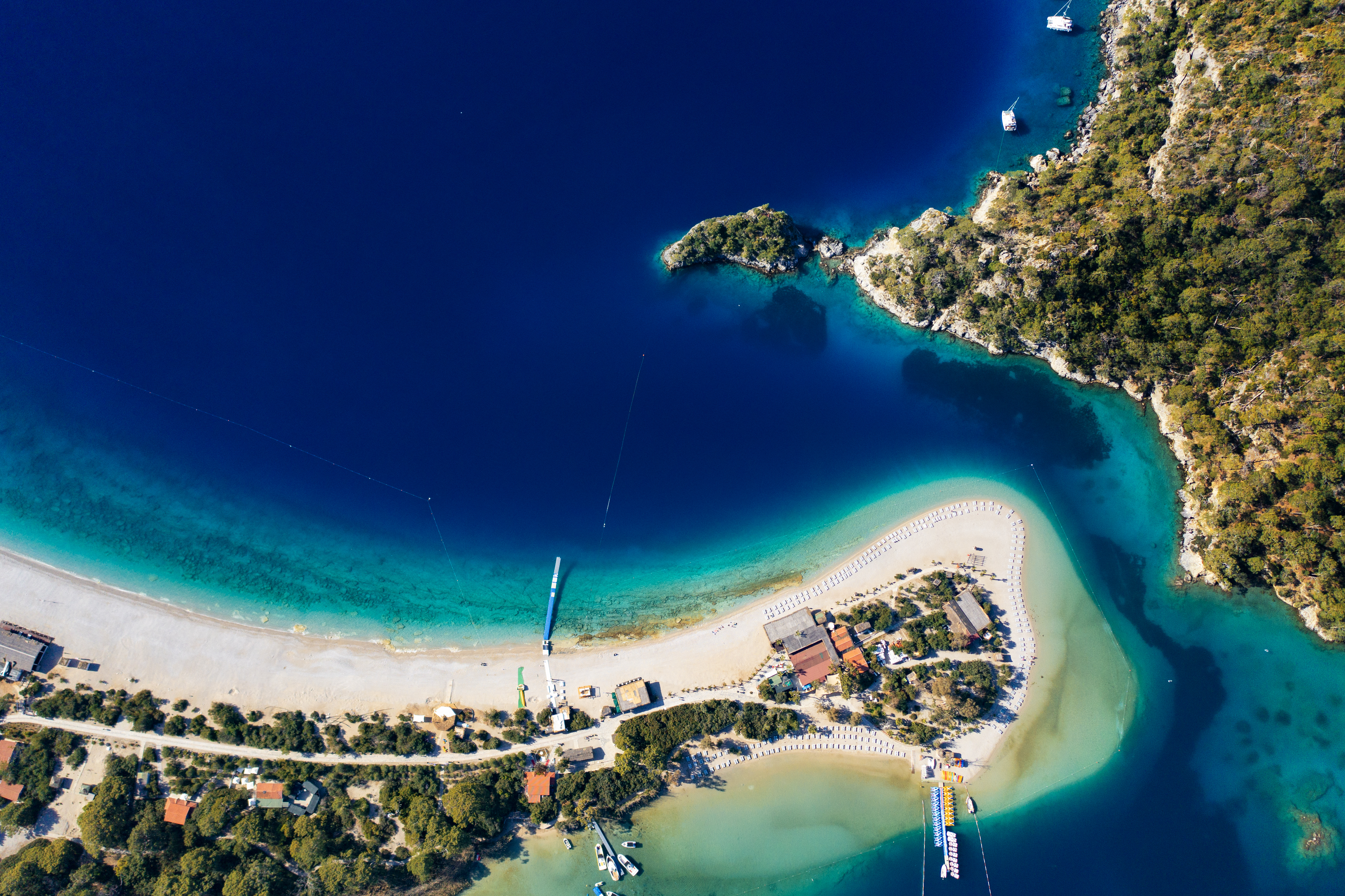 Țara vizitată anual de peste un milion de români a câștigat 65 de miliarde de dolari din turism în 2025