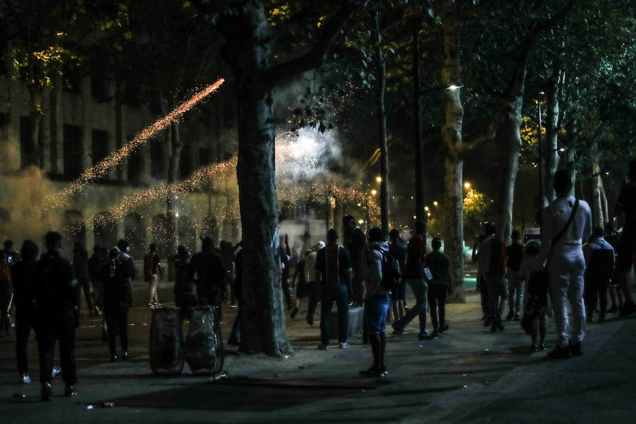 VIDEO | Violențe și mașini incendiate la Paris, după ce PSG a pierdut finala Champions League în fața lui Bayern. Cum s-a sărbătorit la Munchen