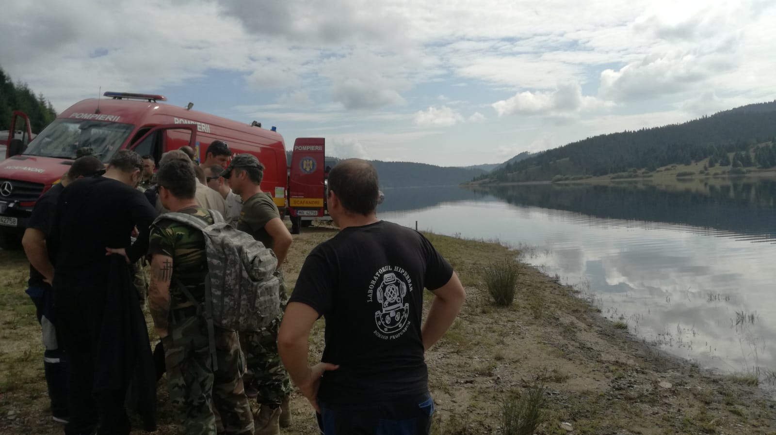 Armata trimite scanfandrii militari pentru a-l găsi pe directorul APIA Cluj dispărut pe lacul Beliș