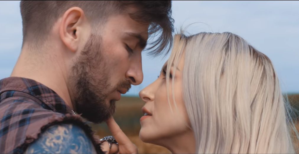 George Burcea i-a găsit partener de videoclip Andreei Bălan, printre prietenii lui! Actorul Silviu Mircescu e și cântăreț amator