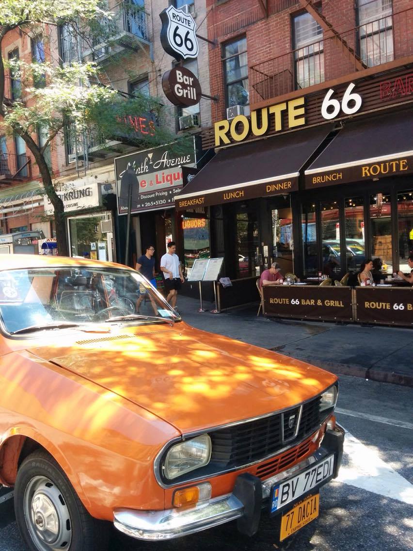 EXCLUSIV. Mimi, furia roșie de pe șoselele Americii. Singura Dacie cu ”buletin” de New York care va străbate faimoasa Route 66