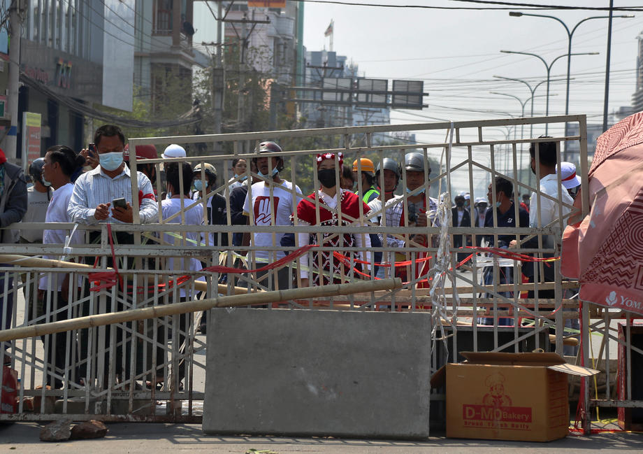 Cel puțin patru morți în timpul protestelor din Myanmar, după ce poliția militară a deschis focul asupra manifestanților pro-democrație