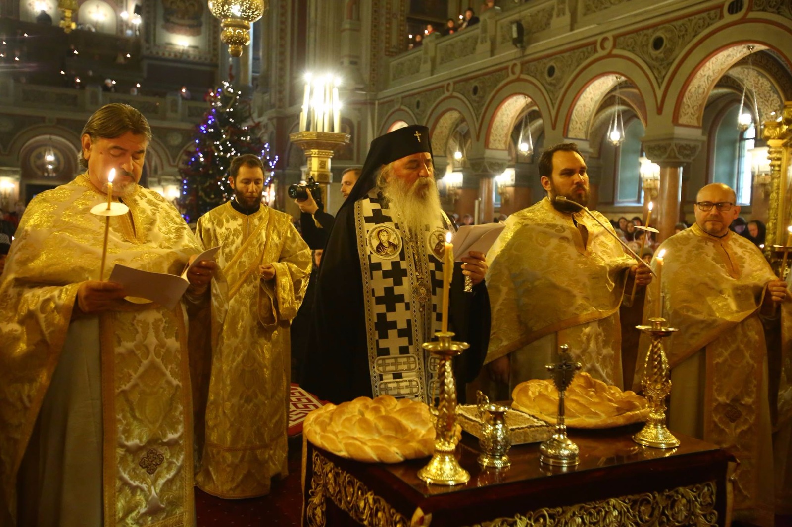 Mitropolitul Banatului despre Regele Mihai I: Ne-a lăsat moștenire o țară, dar avem o lacrimă pe obrazul României, Basarabia|FOTO