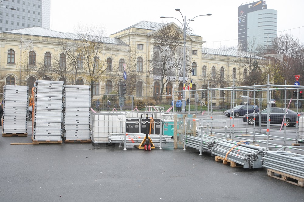 UPDATE. Protest și incidente în Piața Victoriei. Anchetă MAI după împiedicarea organizării târgului de Crăciun/ FOTO