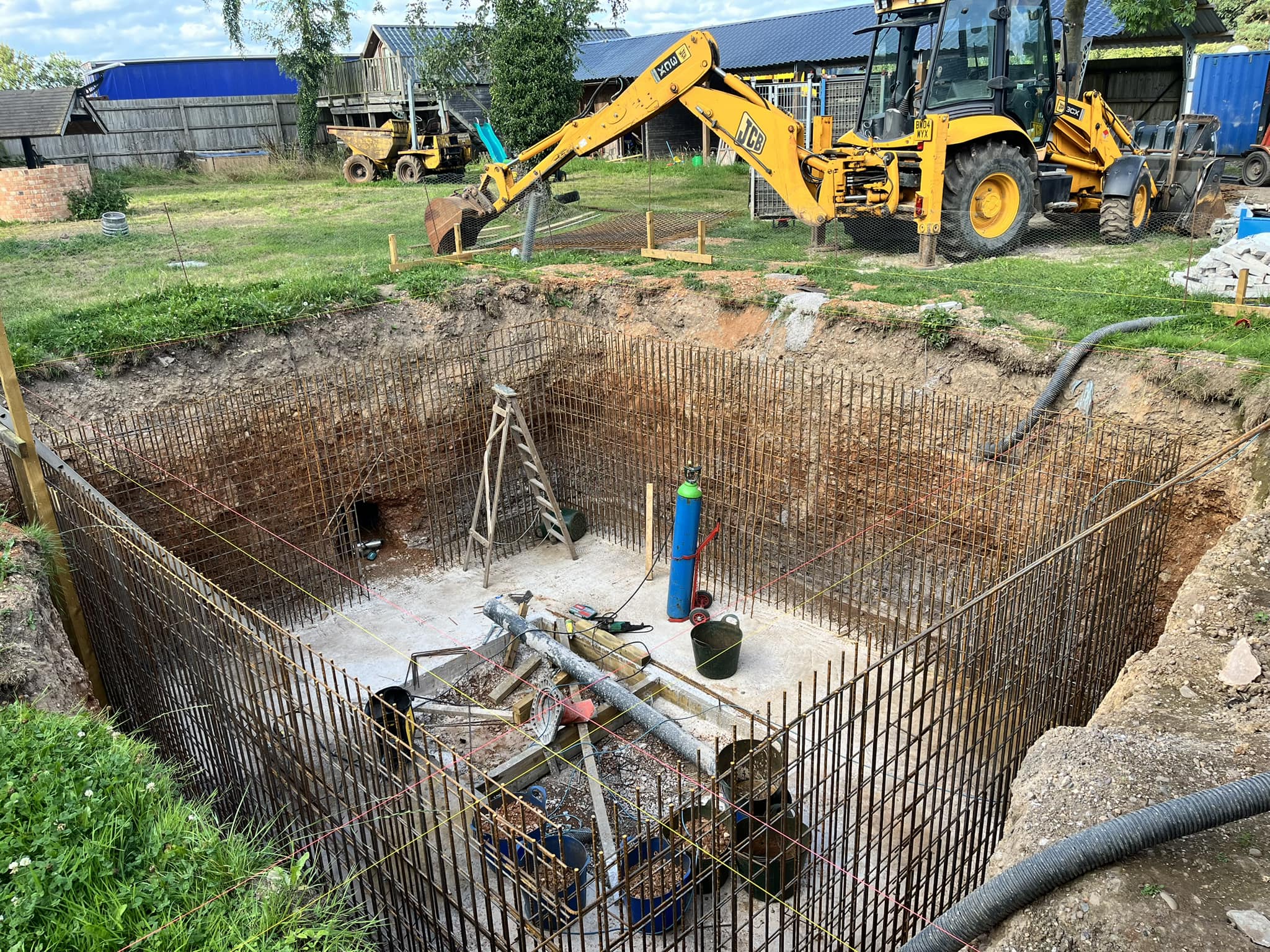 Și-a construit un buncăr subteran cu 70.000 de euro: „Îl folosesc în caz de război mondial. Aceste lucruri nu trebuie să lipsească”
