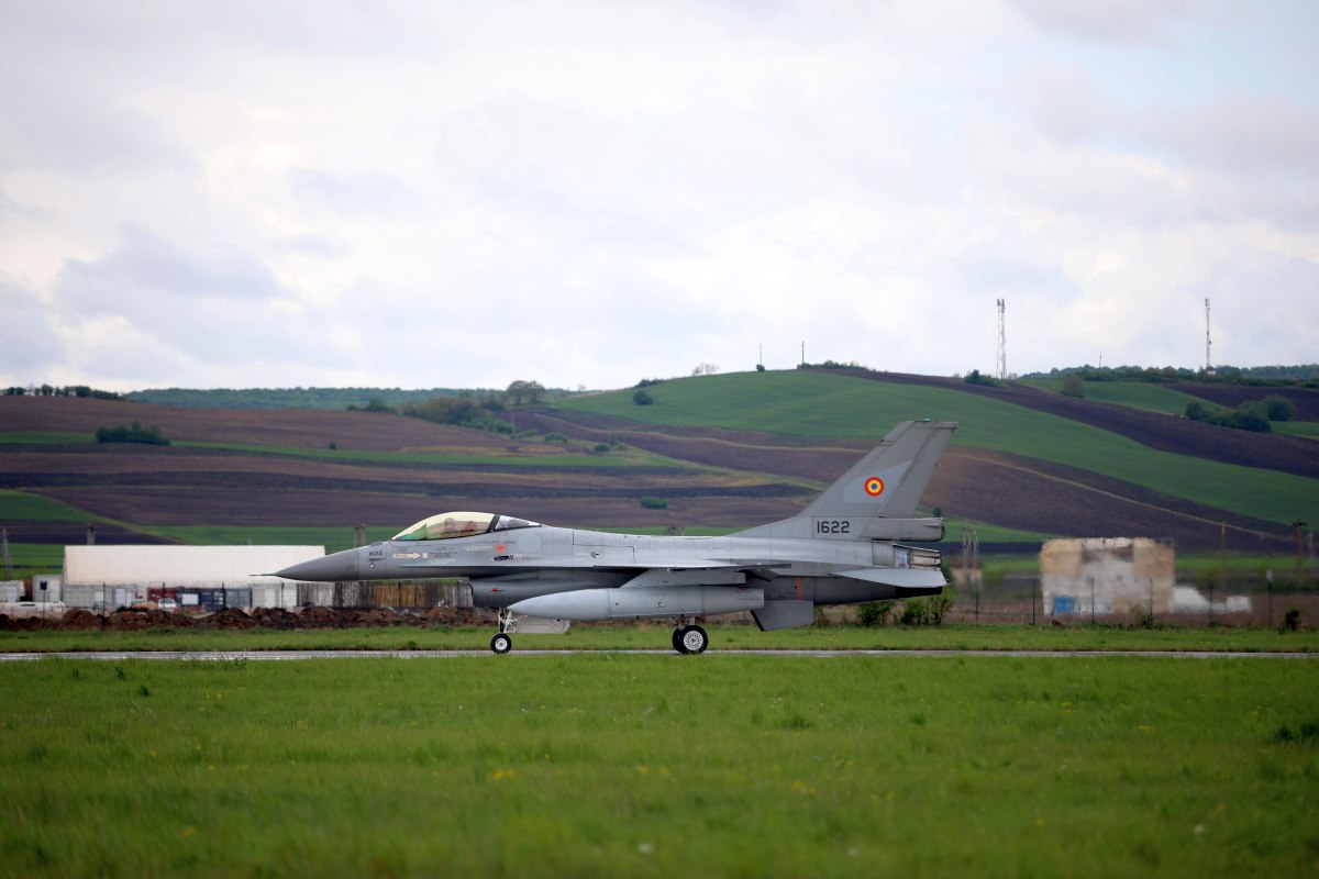 Alte trei avioane F-16 Fighting Falcon cumpărate din Norvegia au ajuns în România. MApN: „Ne consolidăm capabilităţile de apărare aeriană”