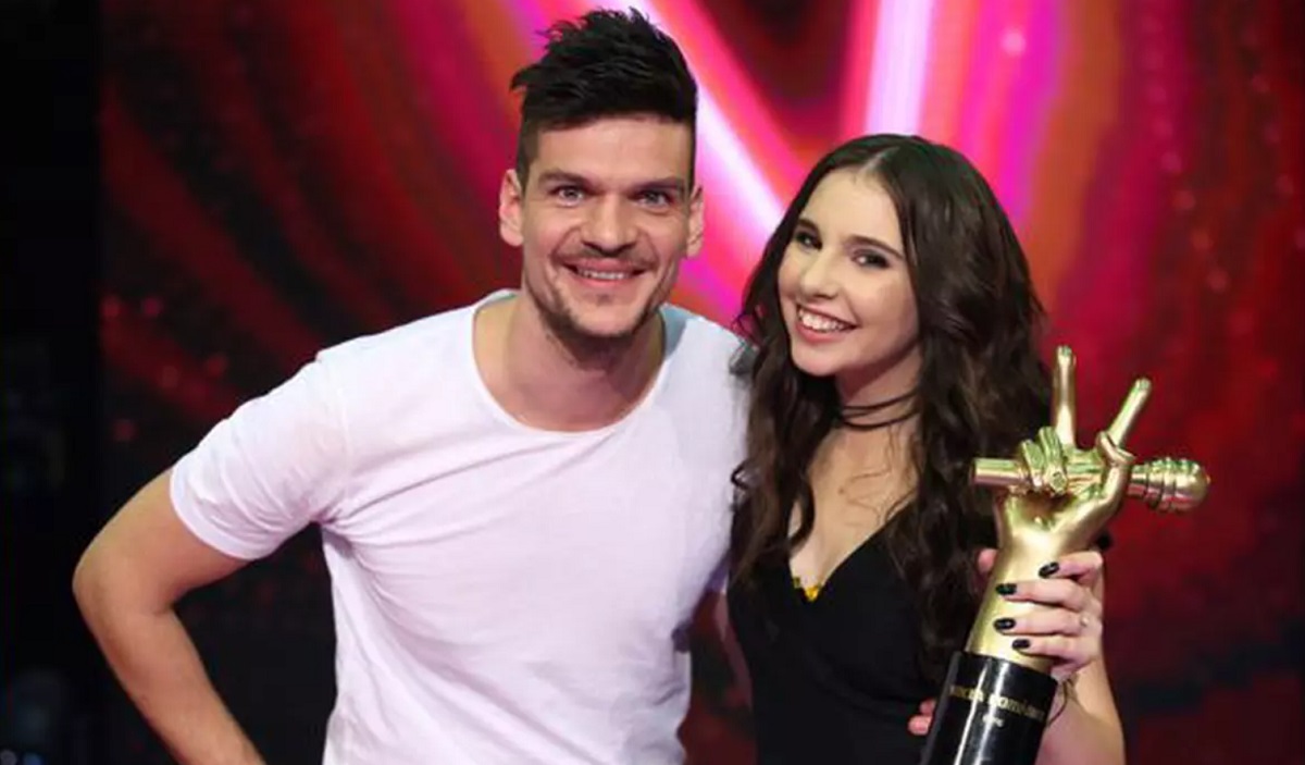 Teodora Buciu, care a câștigat „Vocea României” în 2016, s-a mutat în Londra. Are un nou nume de scenă și arată diferit