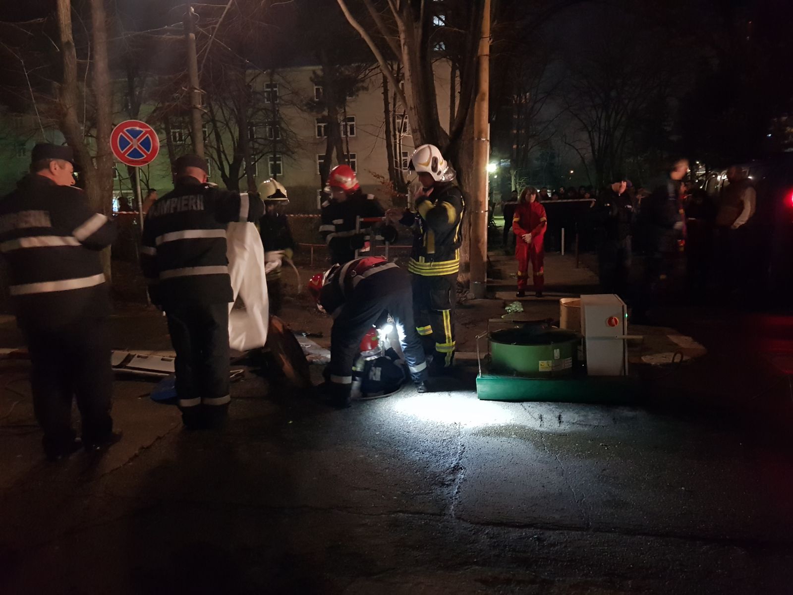 Angajatul RADET, rănit aseară în timp ce lucra la o avarie, a murit la spital. Colegul său a decedat pe loc
