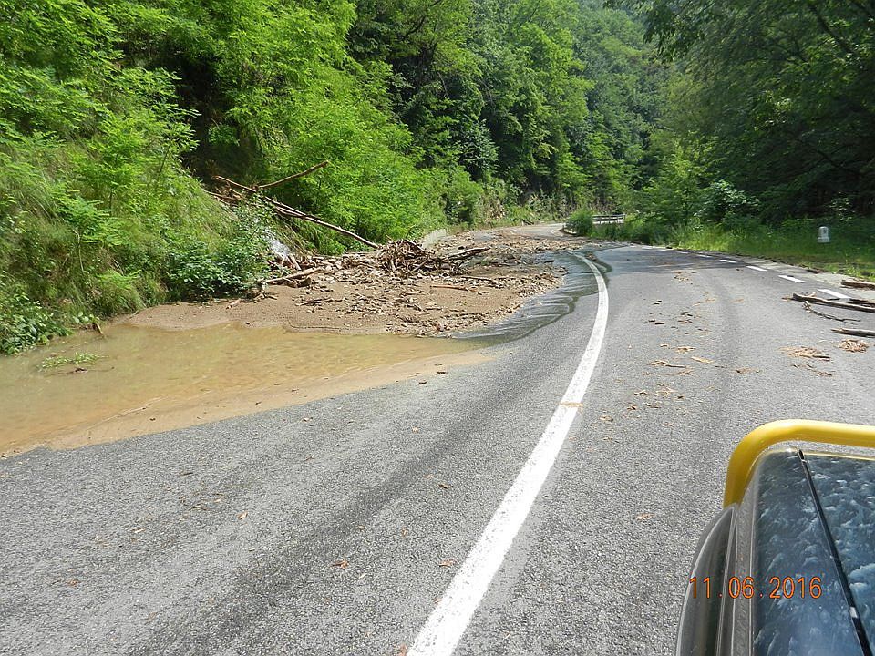 «Transalpina Banatului», amenințată de viituri! Localnicii au sunat la 112