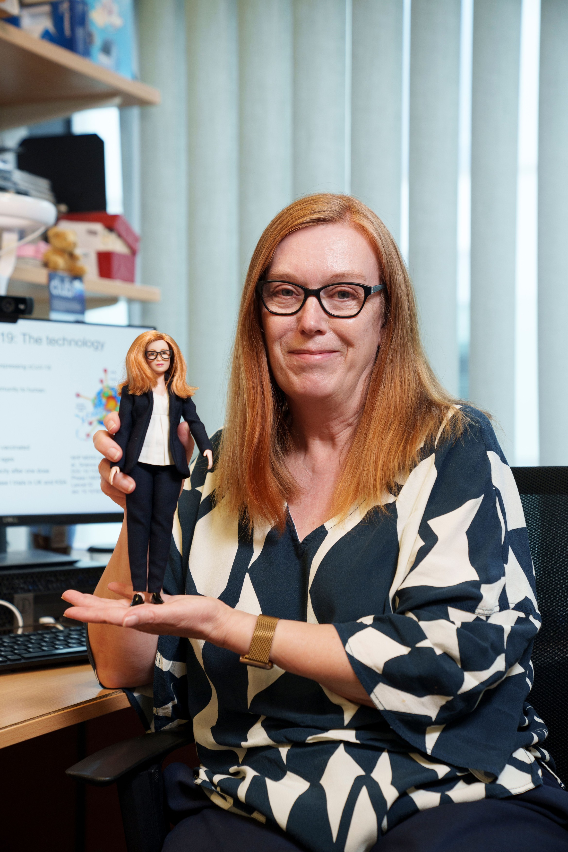 Păpușă Barbie pentru ”creatoarea” vaccinului AstraZeneca. Mesajul cercetătoarei