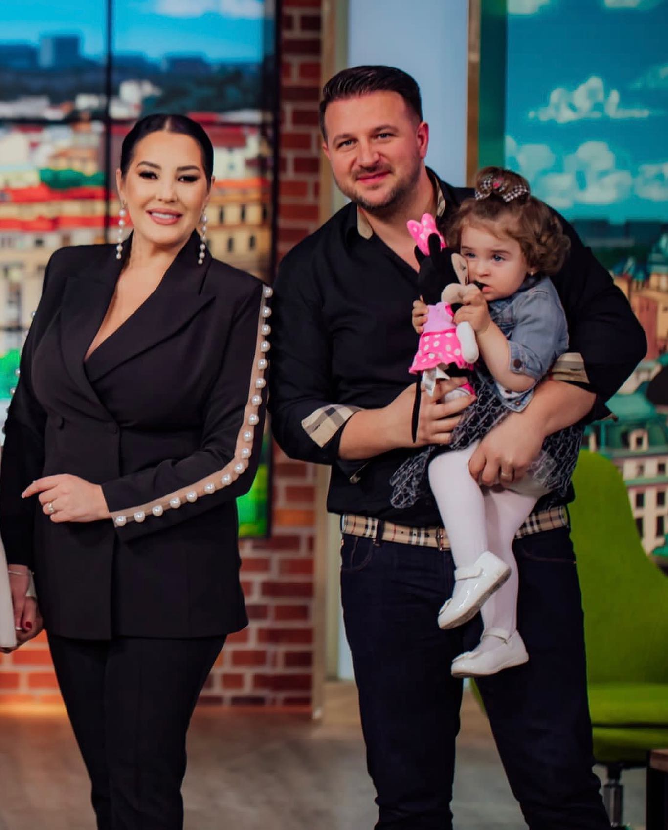Angela Rusu, transformare spectaculoasă după ce a slăbit 30 de kilograme. Artista a trecut prin trei operații estetice într-o singură zi