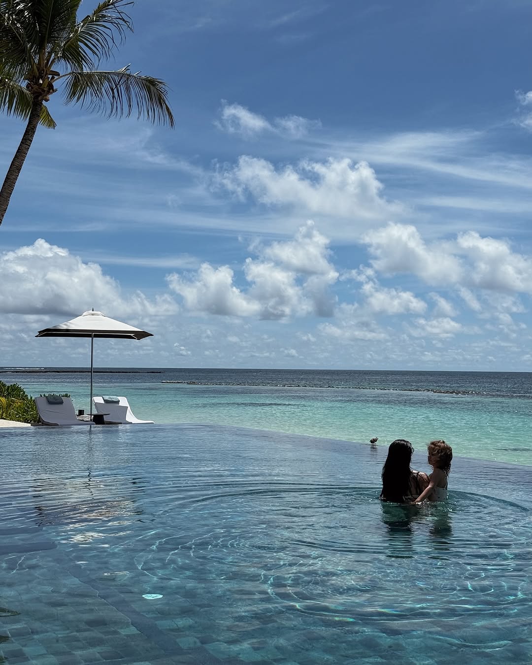 Ioana Grama, imagini de vis din vacanța din Seychelles: Au transformat tavanul camerei în piscină. Suma uriașă plătită pentru trei zile de cazare