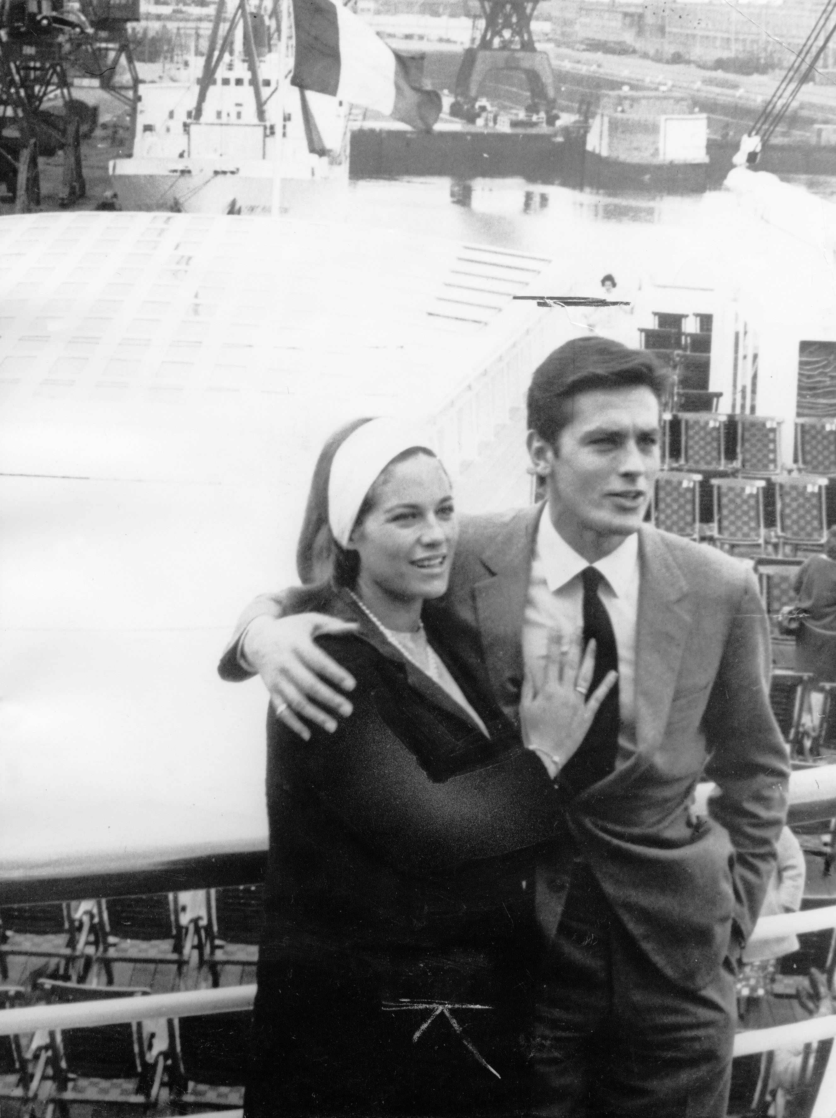Vechile povești mondene | Cum a părăsit-o Alain Delon pe Romy Schneider în ziua nunții | FOTO