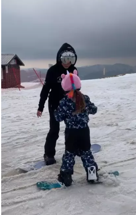 Imagini cu cei trei copii ai Elenei Băsescu. Ce mari s-au făcut Sofia, Traian și Anastasia. Cum au fost surprinși alături de mama lor