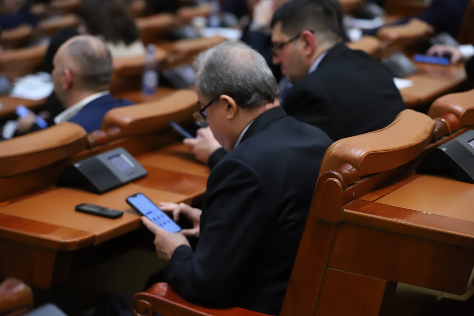 Guvernul Ciolacu 2, învestit după audieri- fulger. Puterea a tremurat până în ultimul moment. Ce nu s-a văzut la televizor | Reportaj