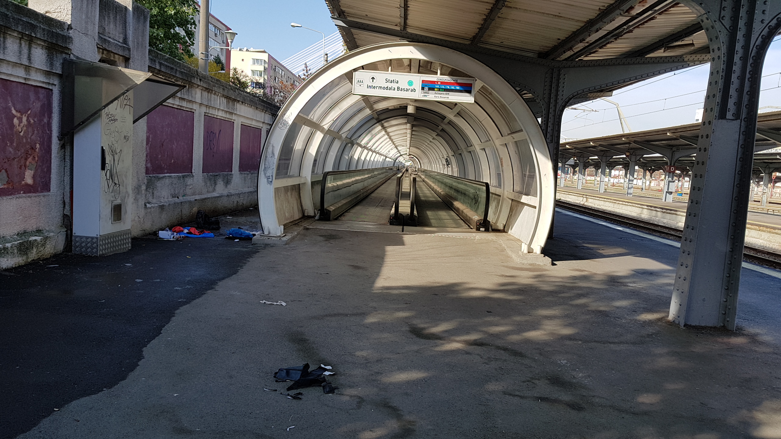 VIDEO | Cea mai modernă stație din țară, o cronică românească a nepăsării. Drumul spre civilizație s-a stricat și a fost abandonat