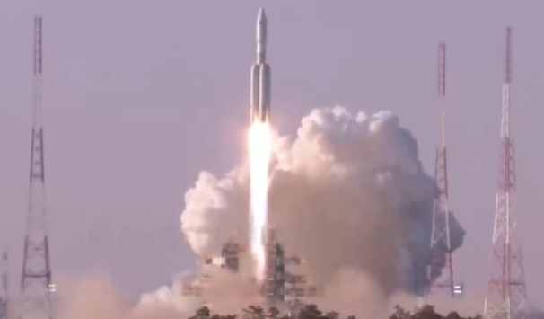 Kedden csütörtököt mondott, ma viszont kilőtték az orosz Angara-A5 nehéz hordozórakétát – videó