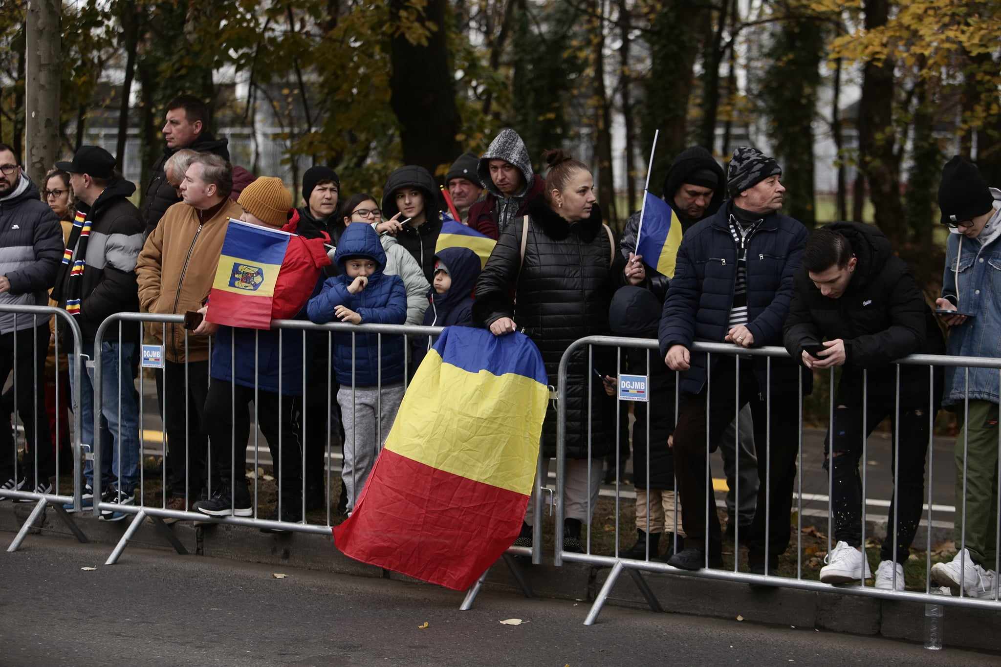 Parada de 1 decembrie 2023 din București. Peste 2.400 de militari, avioane F-16 și Eurofighter au defilat în fața a circa 100.000 de persoane