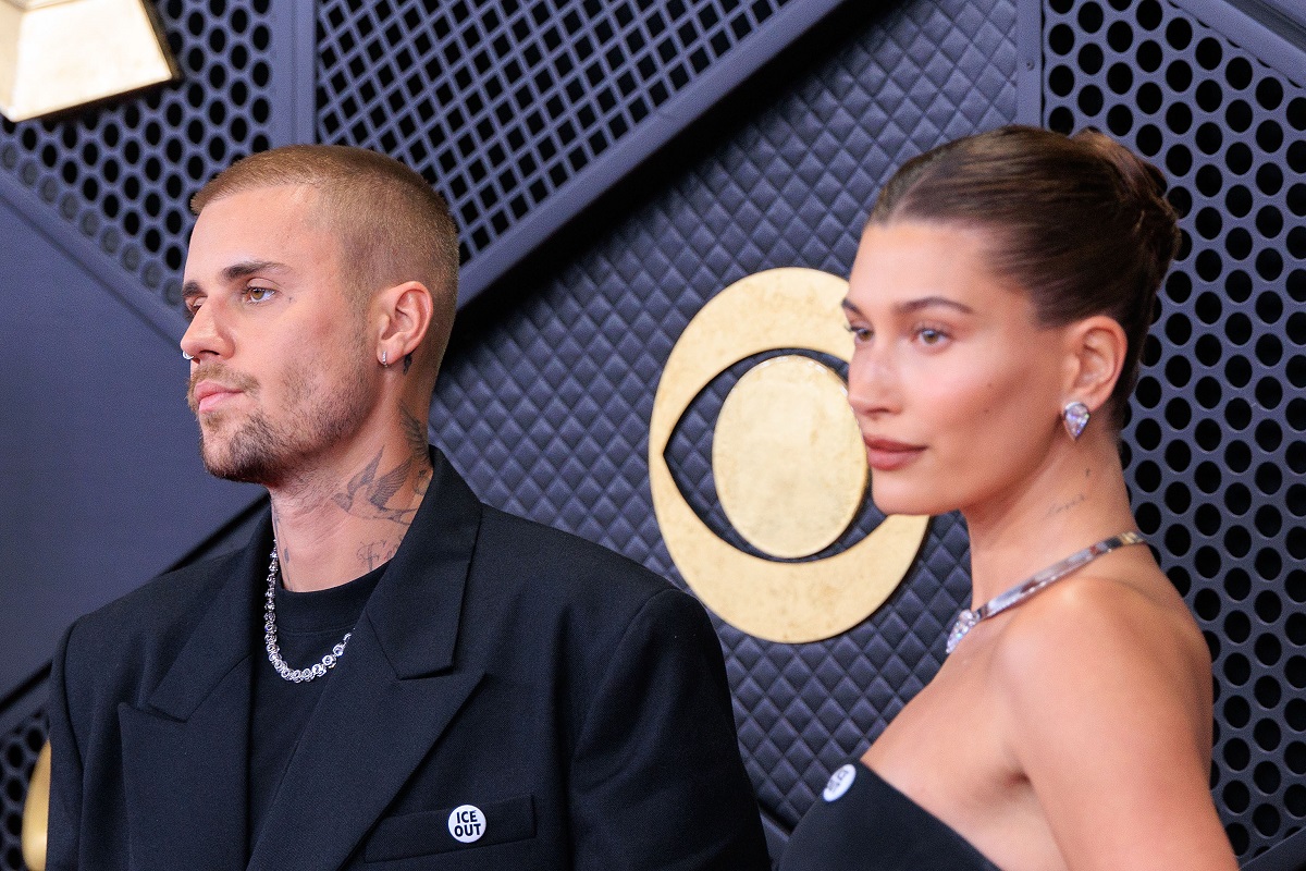 Justin Bieber a cântat în chiloți și șosete la Premiile Grammy 2026. Prestația lui a fost considerată neconvențională