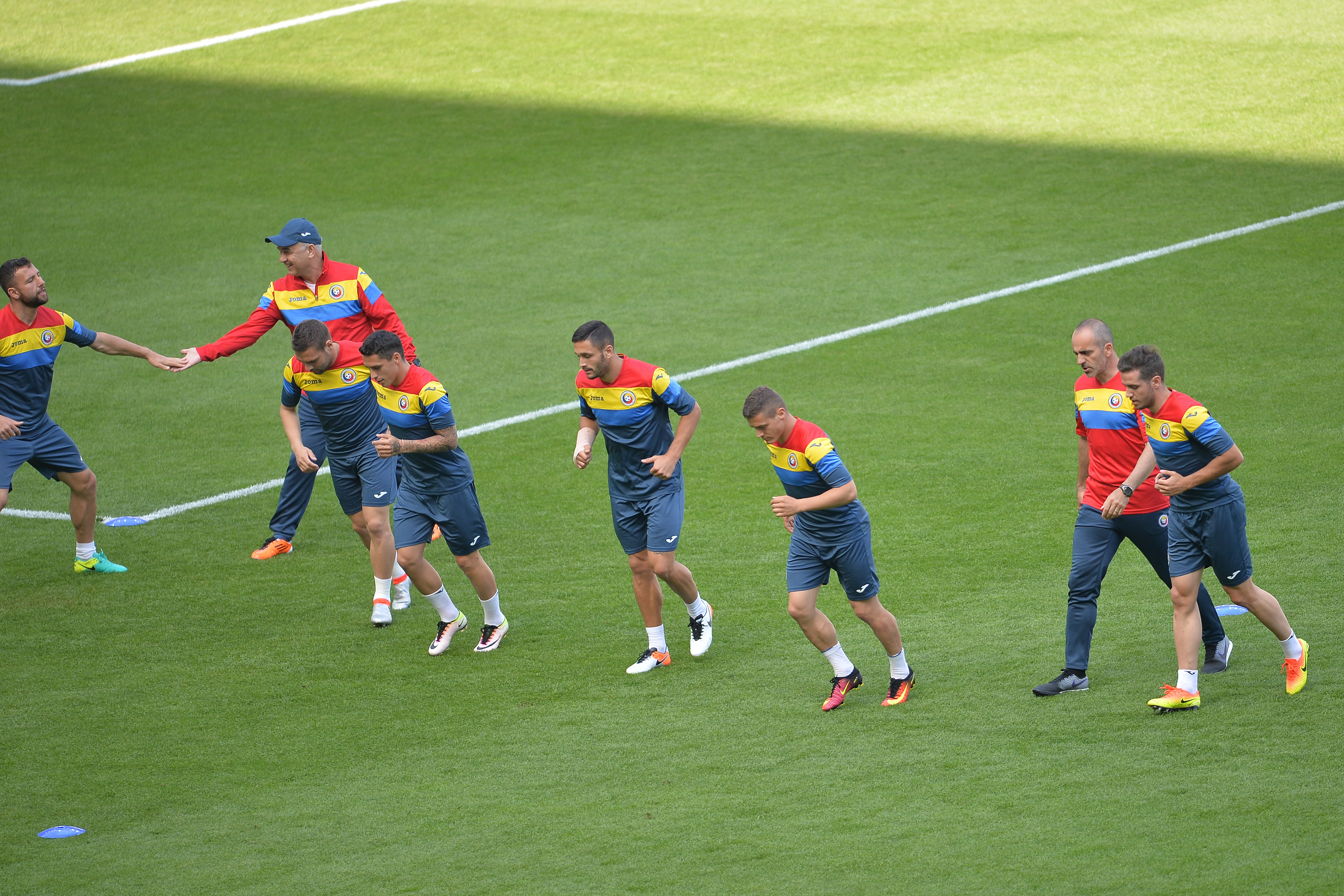 Euro 2016. Tricolorii au efectuat antrenamentul oficial pe Stade de France, ultimul înaintea meciului cu ”Les Bleus” (vineri, ora 22:00). Zâmbete și uimire / GALERIE FOTO și VIDEO