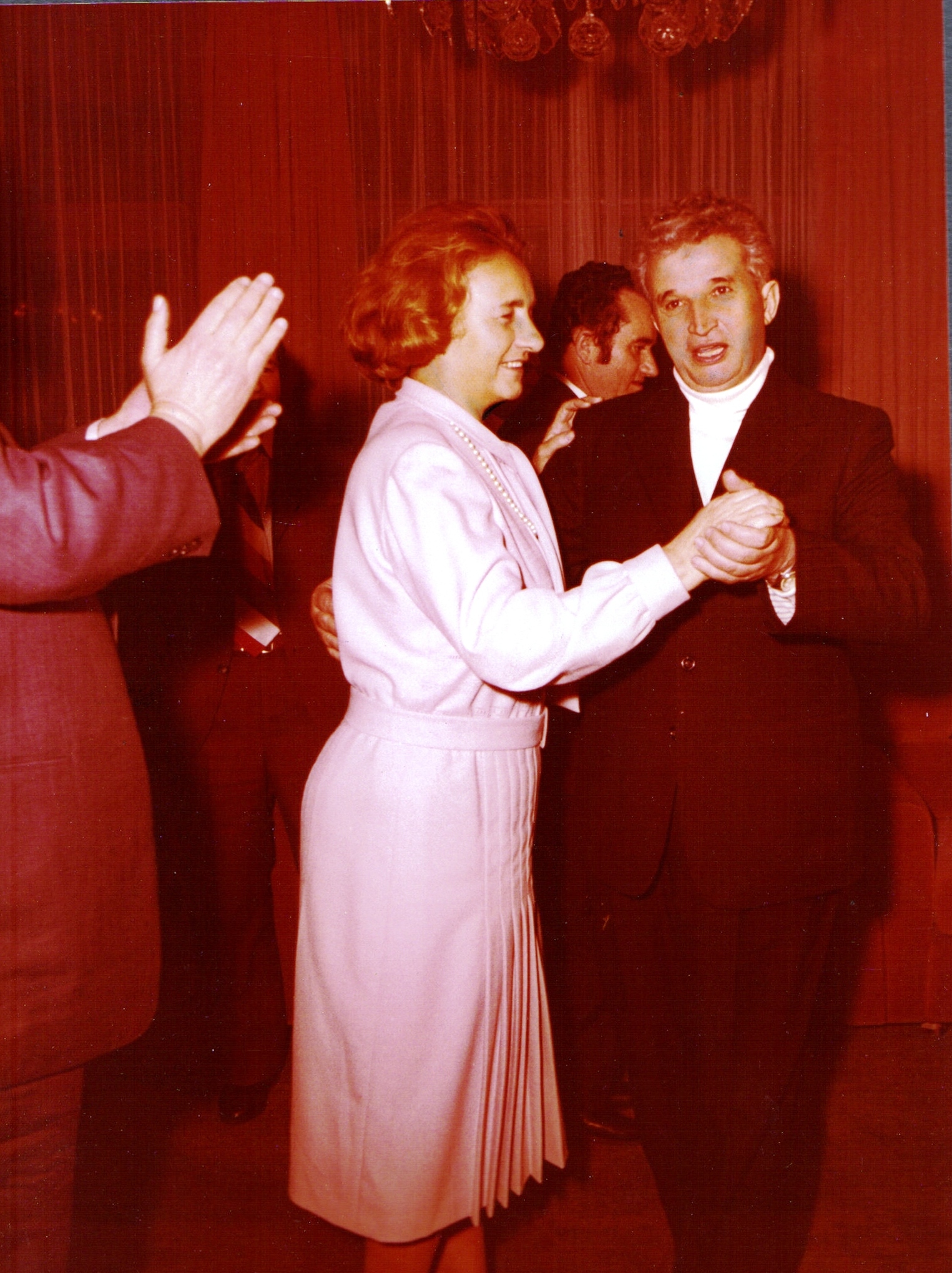 Imagini incredibile de la petrecerile cu lăutari ale lui Nicolae Ceaușescu. Dedicații cu Gică Petrescu și Romica Puceanu