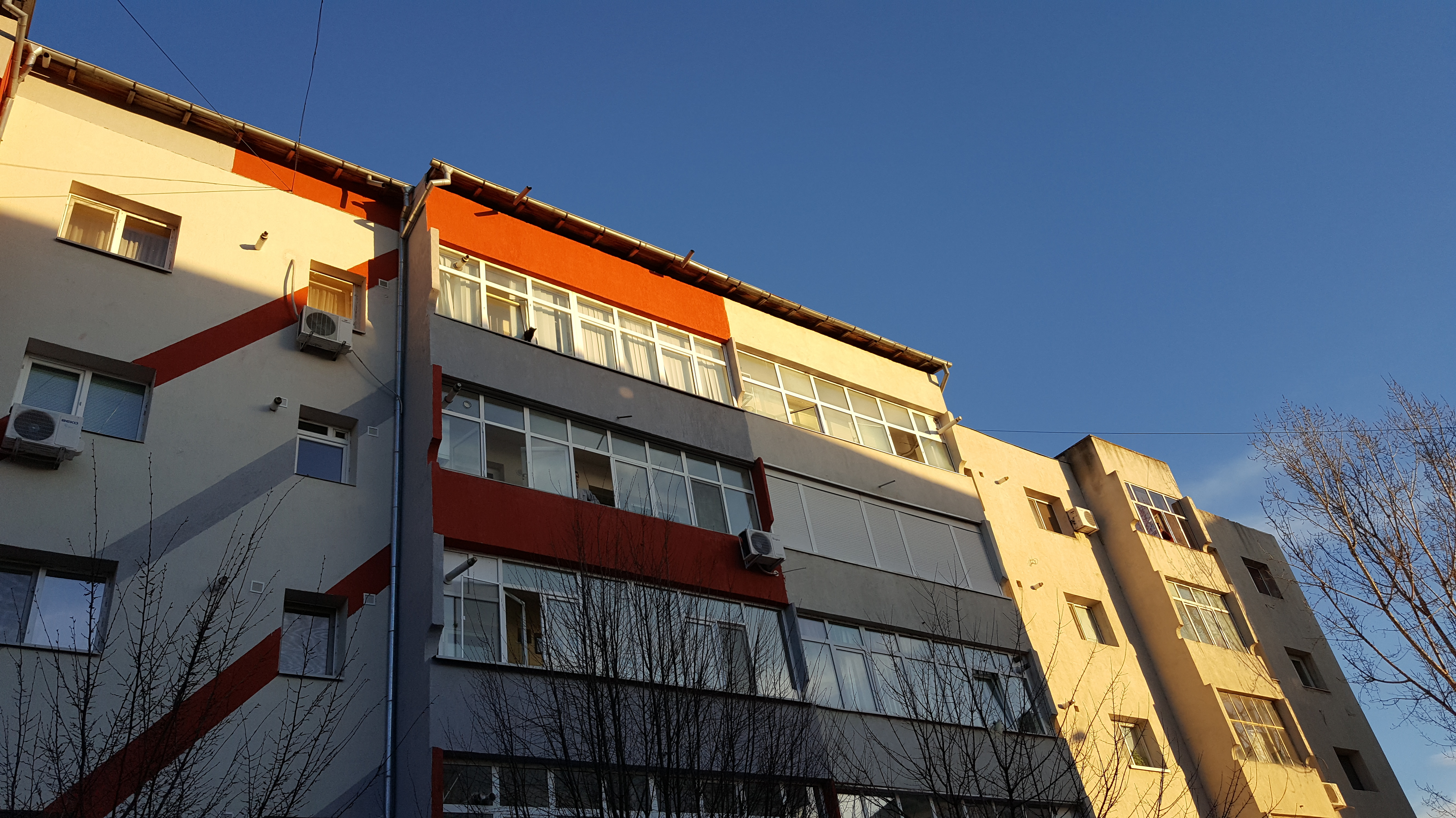 Desfăşurare impresionantă de forţe pentru salvarea unei pisici! GALERIE FOTO&VIDEO