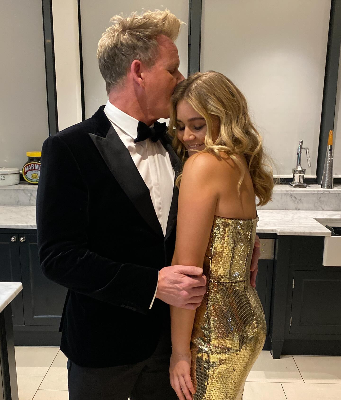Gordon Ramsay, tată pentru a șasea oară: „3 băieți, 3 fete… Gata!”. Prima imagine cu fiul celebrului bucătar