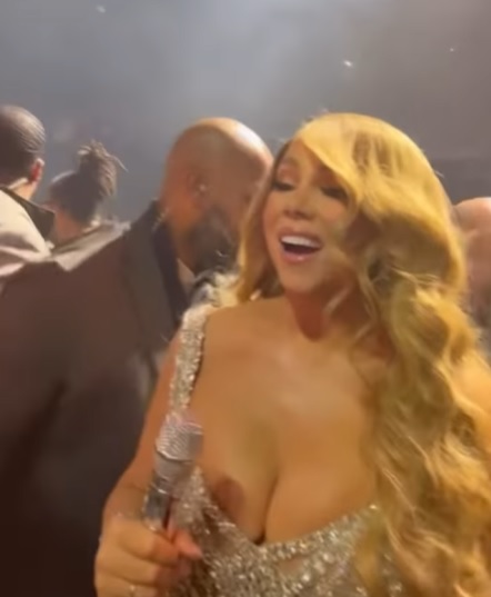 Rihanna, cerință îndrăzneață pentru Mariah Carey: Pe ce parte a corpului a pus-o să-i dea un autograf. Video