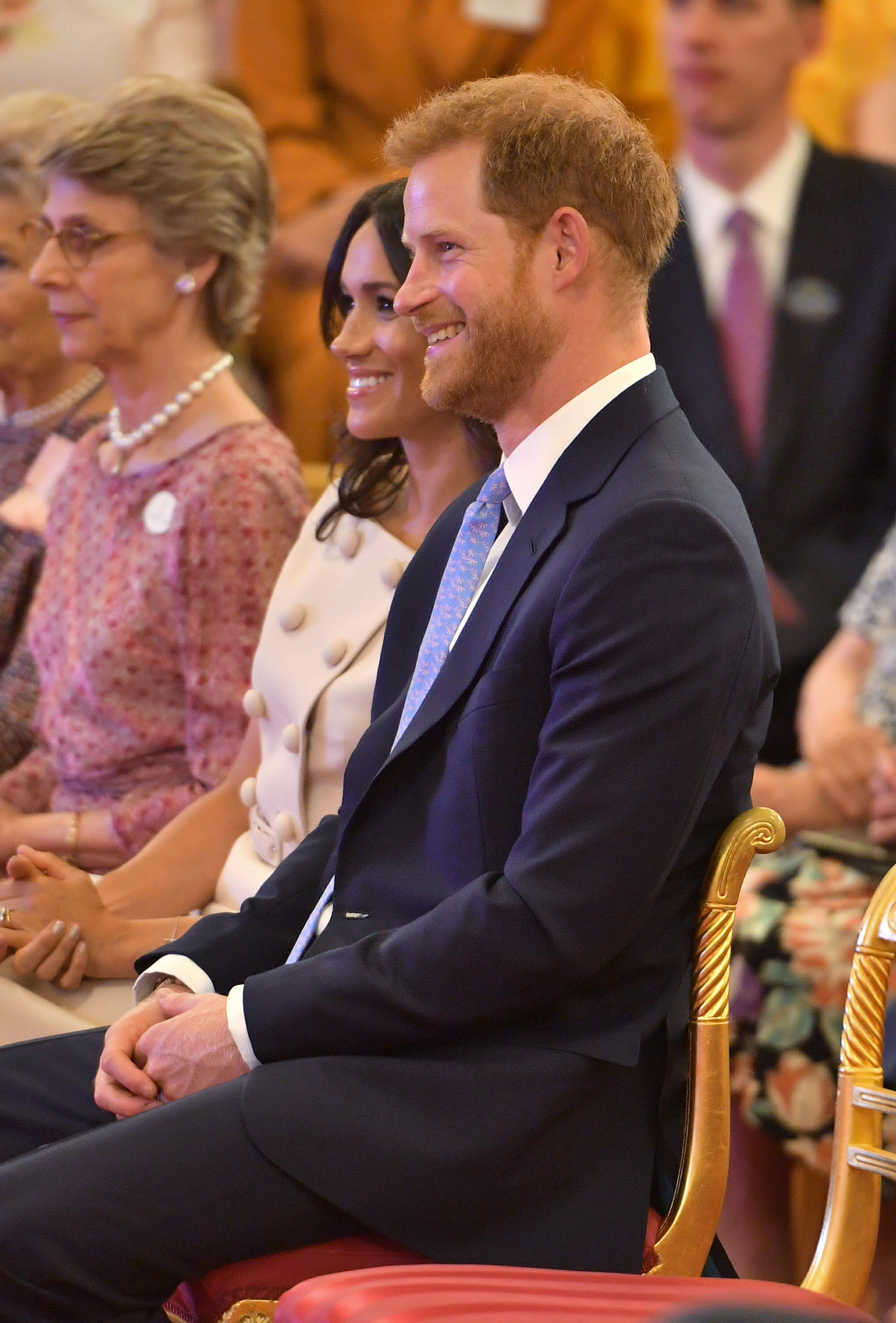 FOTO | Meghan Markle, lipsită de respect în fața Reginei Marii Britanii. Cum a stat ducesa de Sussex la fotografia oficială