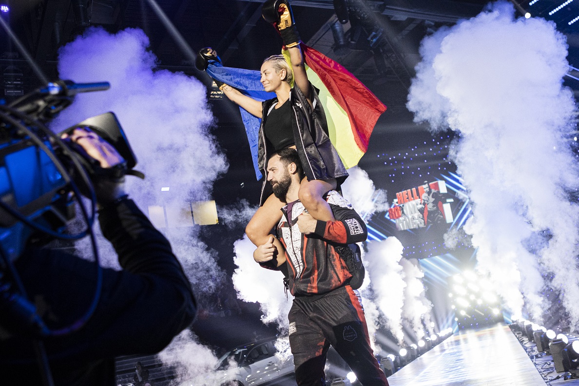 Pumni peste tot, lupte de putere și AK26: Retrăiește a patra noapte de nebunie pură din gala HELL Boxing Kings