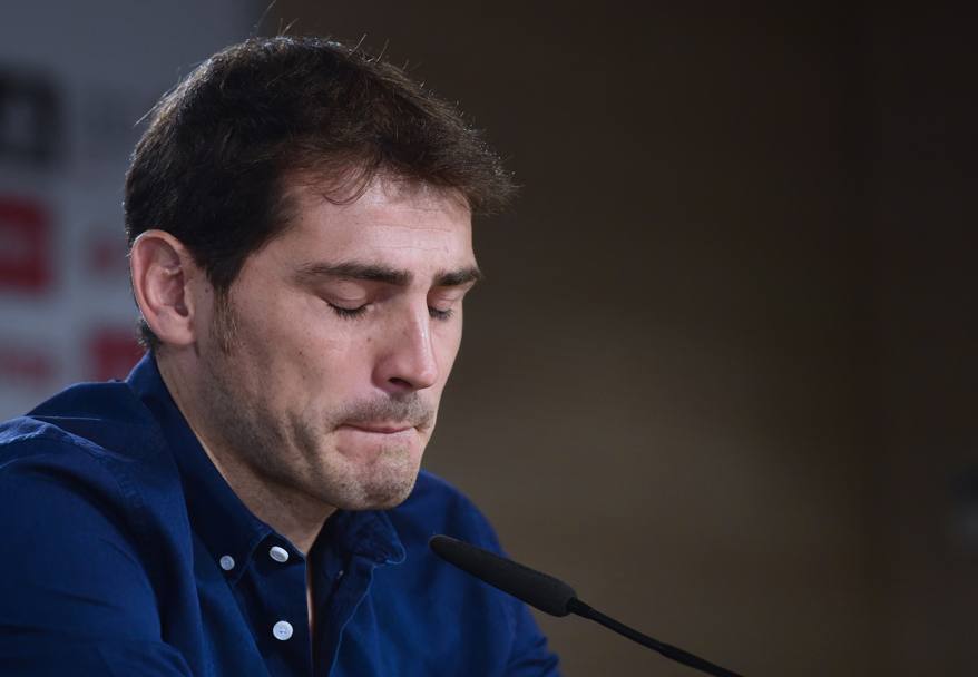 Legendarul portar Iker Casillas a plâns ca un copil la despărțirea de Real Madrid. ^"Nu vă voi uita niciodată. Hai, Madrid!" / GALERIE FOTO & VIDEO