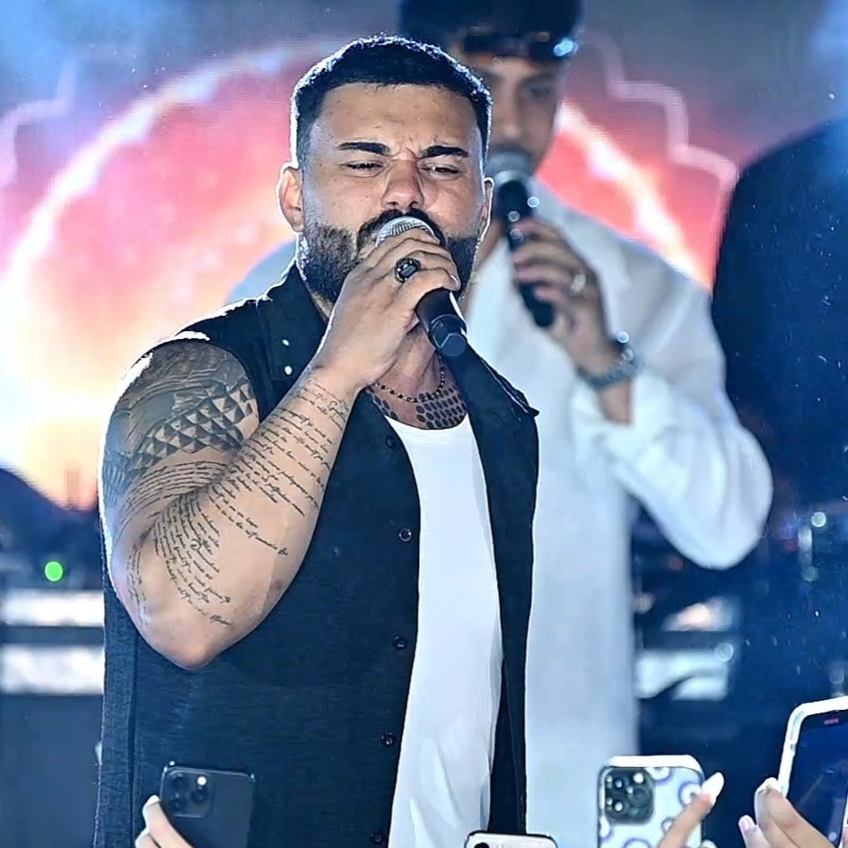 Jador a ajuns cu băiețelul lui la spital. Artistul a întârziat la un concert, dar a cerut scuze publicului care l-a așteptat. „Are fi-miu COVID, îmi pare rău”