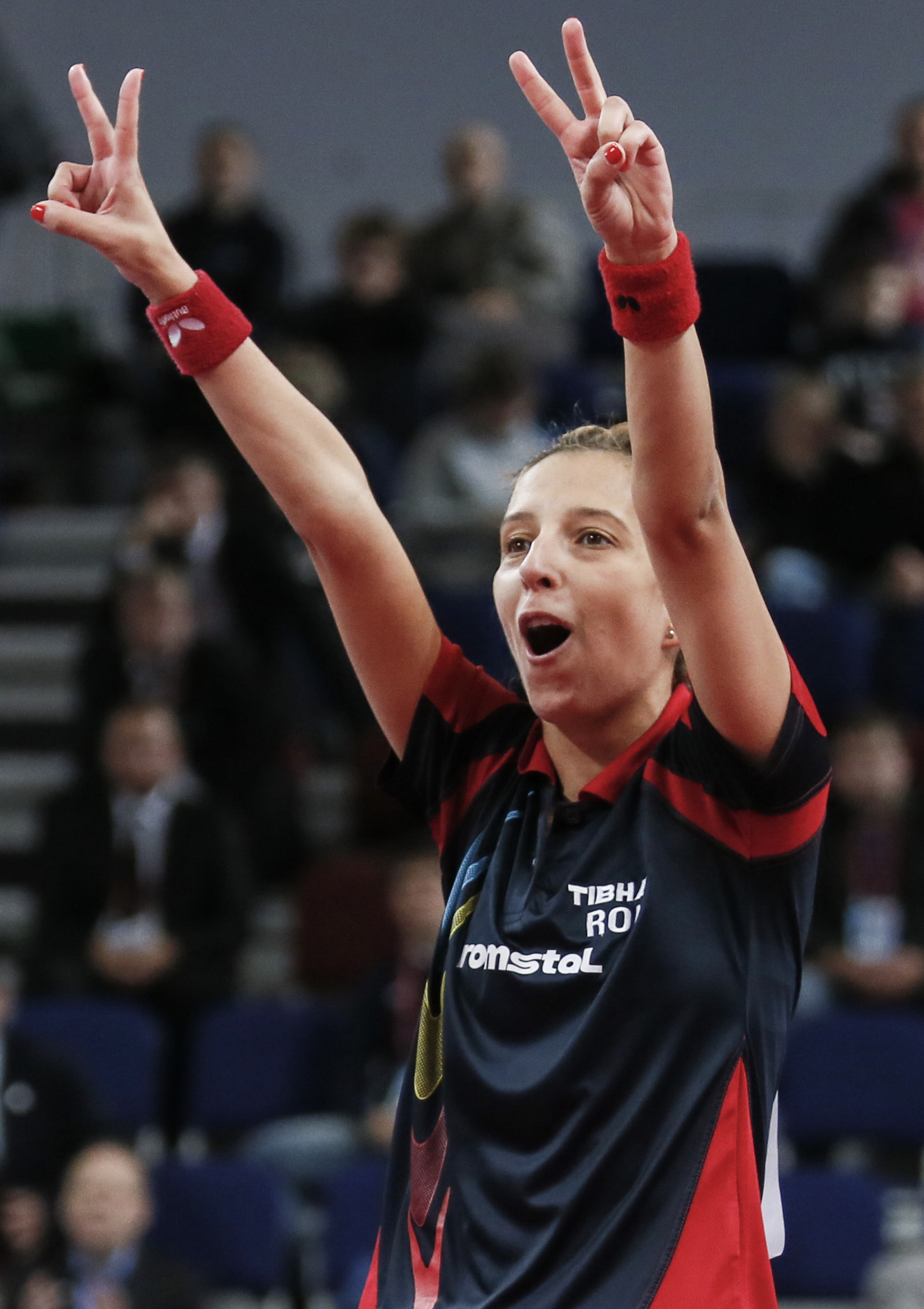 Eliza Samara a fost timidă, dar s-a tratat și a ajuns mare sportivă. Terapie cu medalii! ^Antrenorii săi vorbesc despre lungul drum al ”reginei” de la tenis de masă de la tulburările de vorbire din copilărie și emoțiile nestăvilite la titlul continental