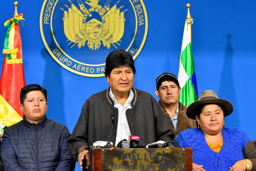 VIDEO | Evo Morales și-a dat demisia din funcția de președinte al Boliviei după proteste violente. „Renunţ”