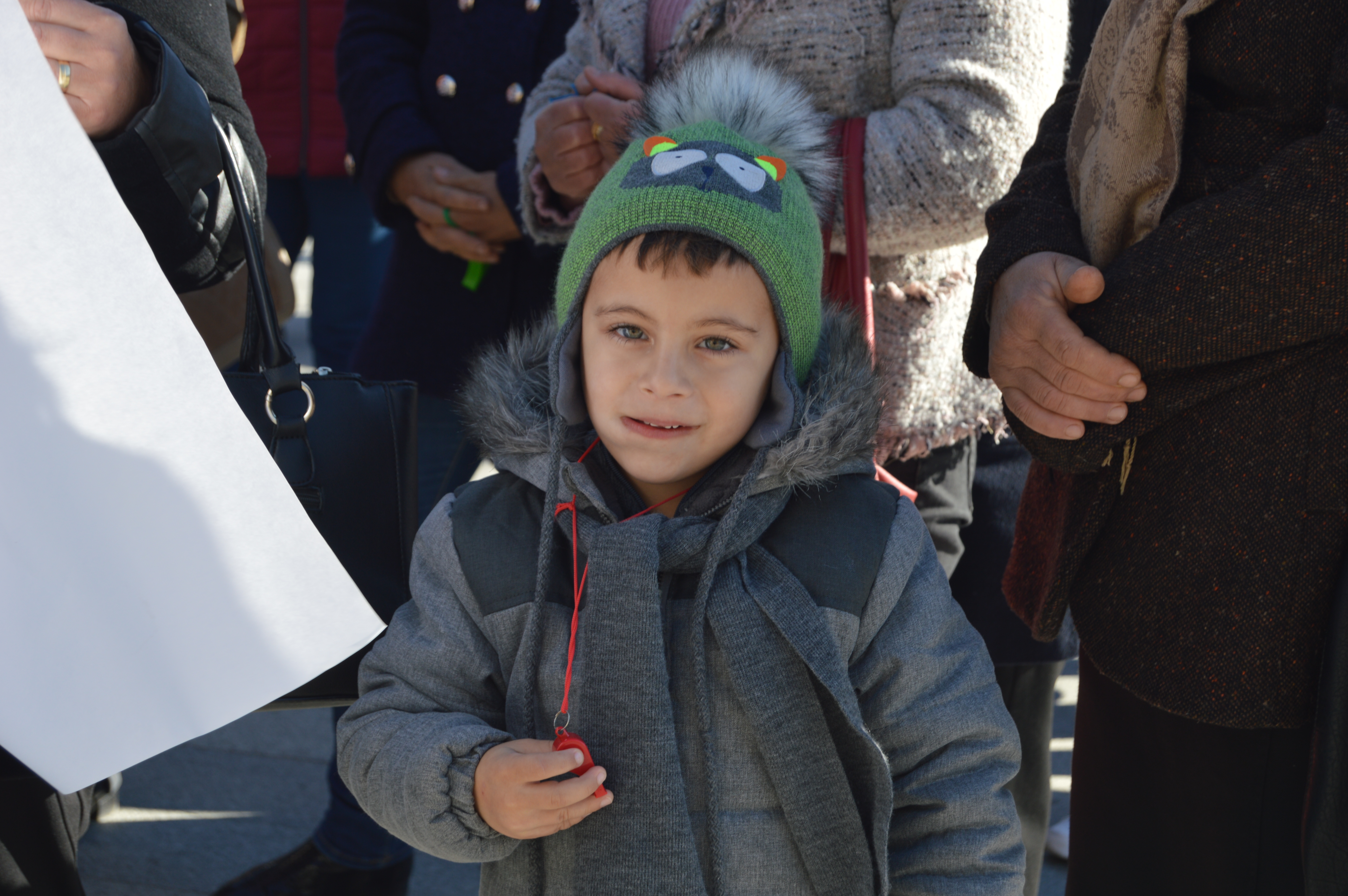Copil aflat în plasament, dus la un miting în Vaslui pentru drepturi salariale. Asistentul maternal este acum anchetat| GALERIE FOTO