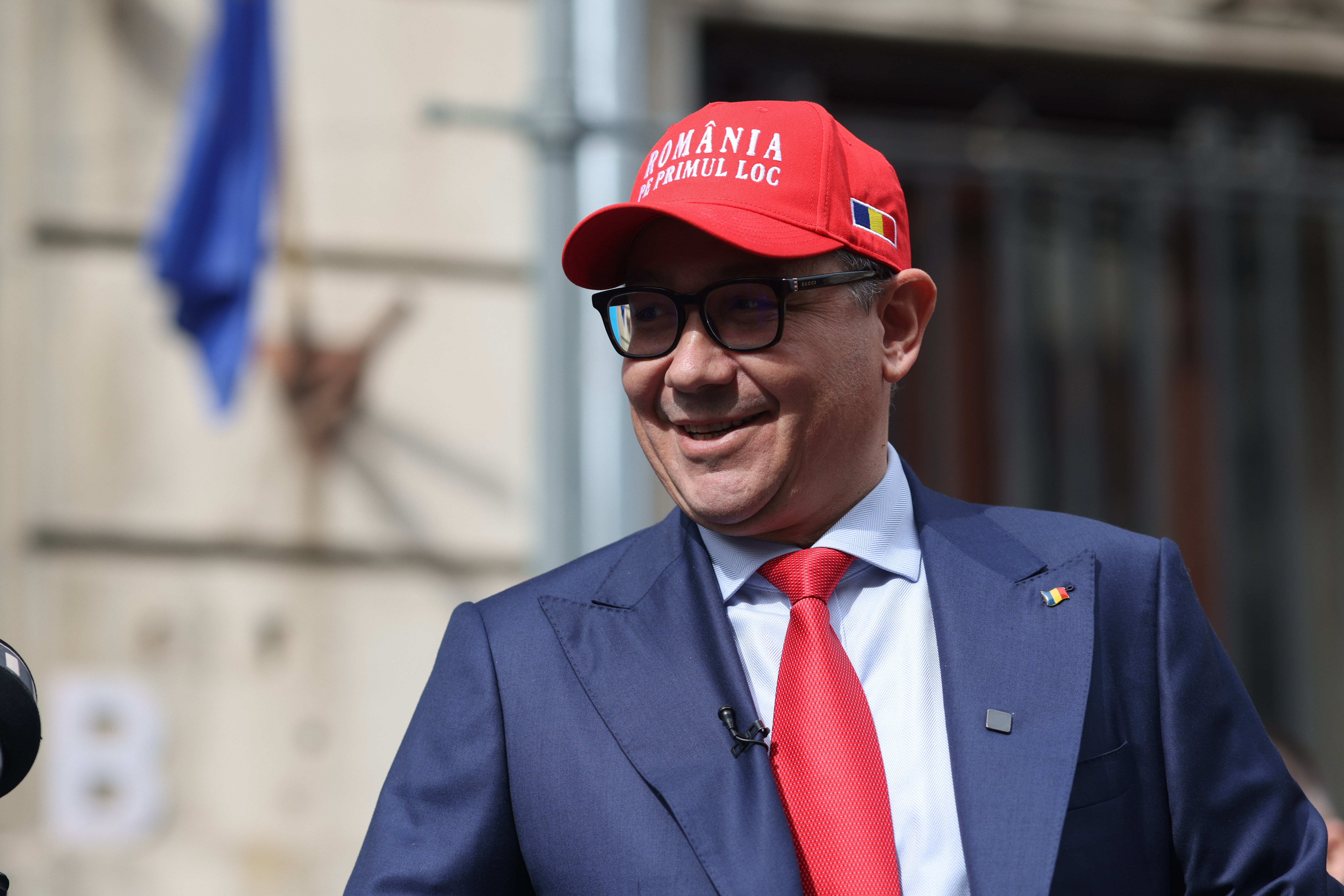 Imagini cu Victor Ponta și noua iubită. Cine este și cu ce se ocupă femeia cu care a înlocuit-o pe Daciana Sârbu