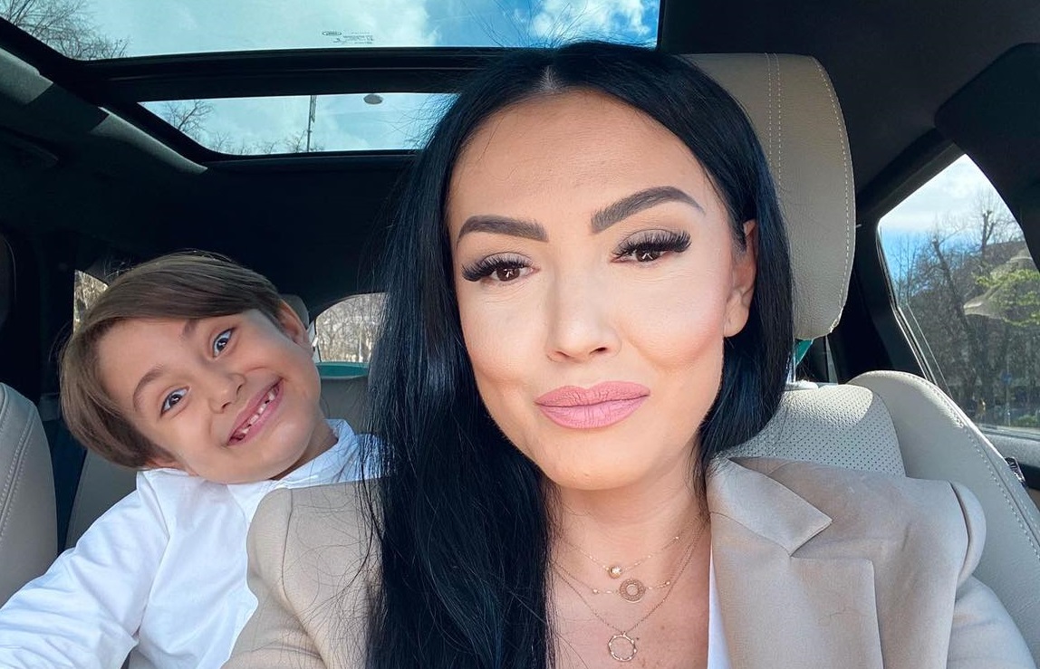 Andreea Mantea, trasă la răspundere de fiul ei, David. A povestit abia acum ce a pățit după nunta lui Bursucu: „Nu știu de la cine a învățat”