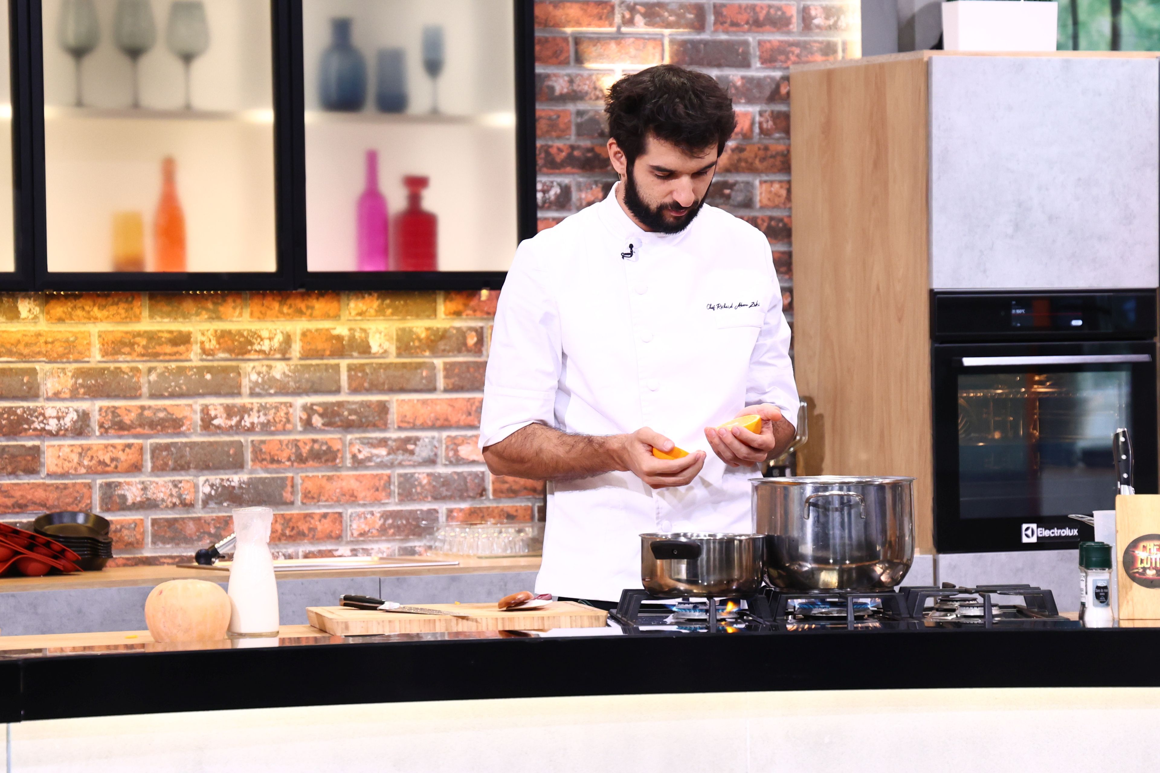 „Chefi la cuțite”, 16 martie 2026. Chef Alexandru Sautner oferă cuțitul de aur