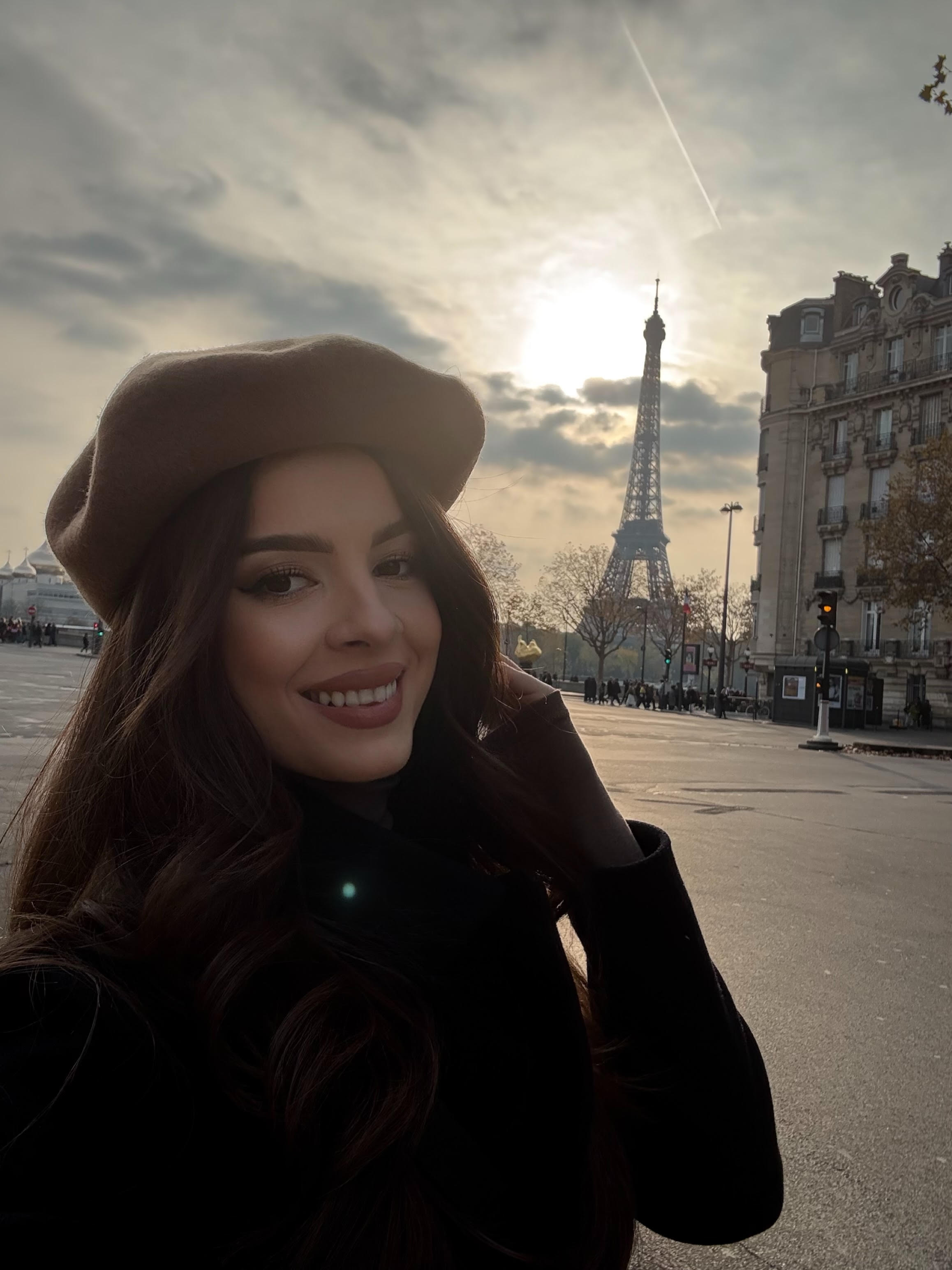 Cine e tânăra nelipsită de la concertele DJ Project. Mălina i-a cucerit pe străini cu talentul ei | EXCLUSIV