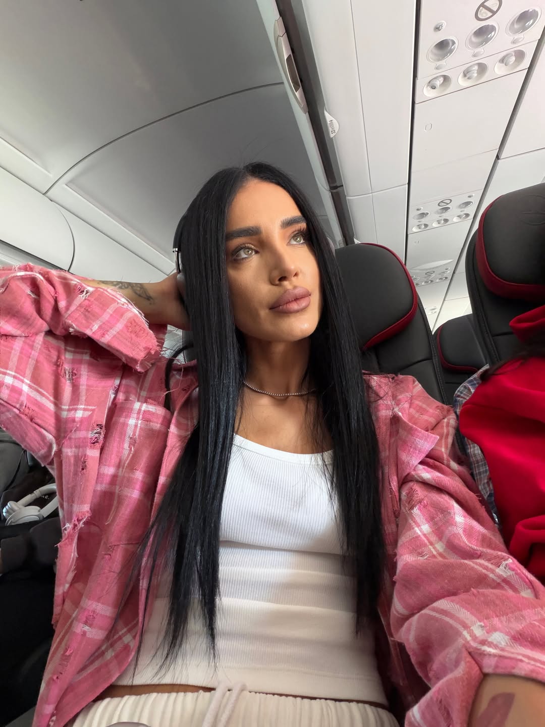 Adelina Pestrițu a rămas fără contul de Instagram. Câți bani face vedeta din social media