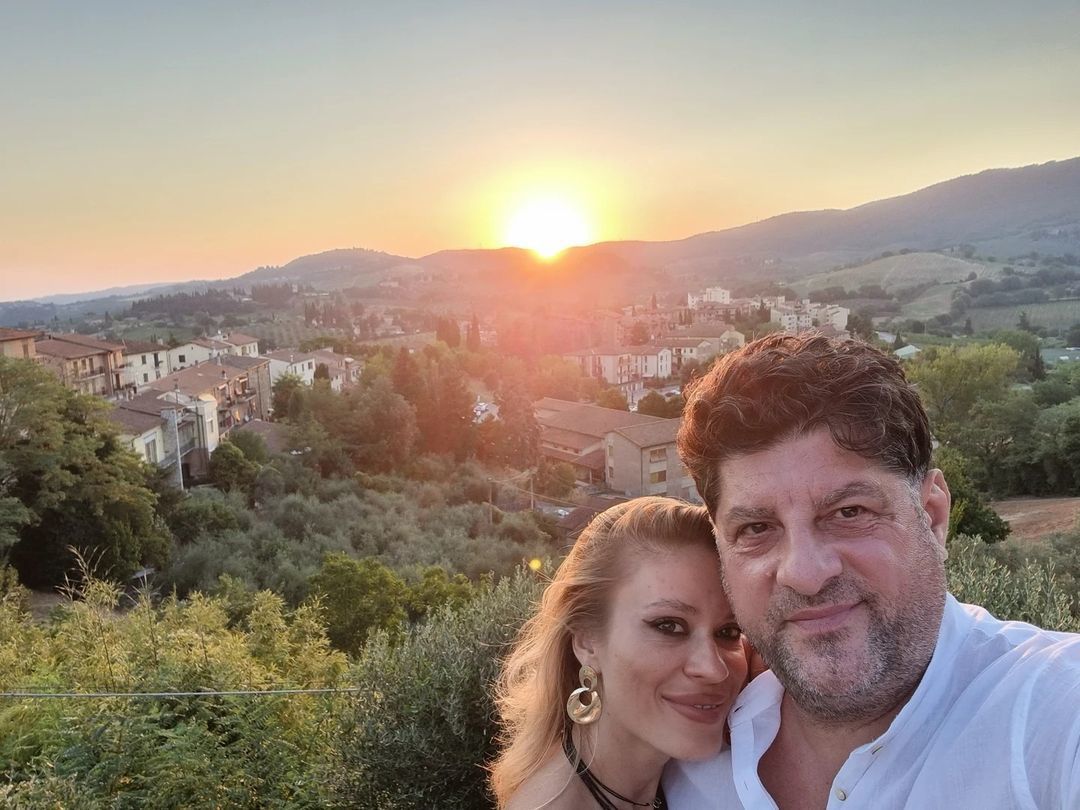 Tavi Colen a întors un avion la sol la scurt timp după decolare. Ce s-a întâmplat în aeronavă: „I-am luxat mâna unei stewardese”
