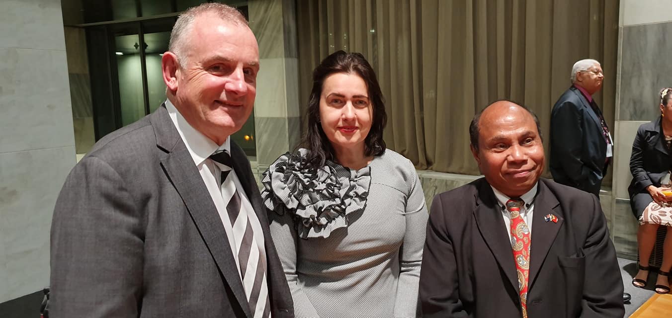 Momente cumplite trăite de ambasadorul român în Australia, în timpul incendiilor devastatoare: “Am căutat disperați o mască pentru fetița noastră de două luni"