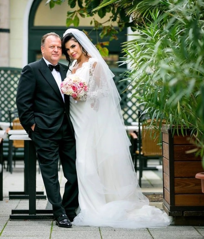 Irina Nicolae și Marius Vizer s-au căsătorit prima oară în Rusia. Ce a spus fosta cântăreață despre Vladimir Putin, care e bun prieten cu soțul ei
