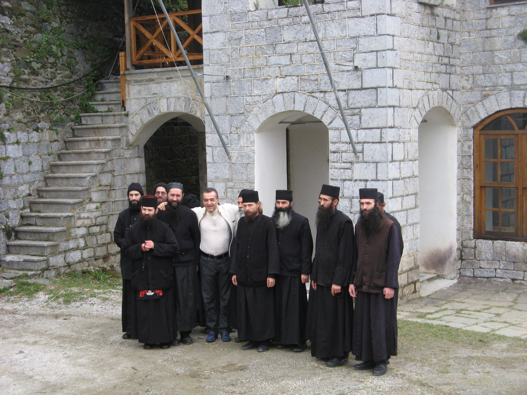 GALERIE FOTO / Cu pozele acestea îşi va ilustra Gigi Becali trilogia. Imagini unice
