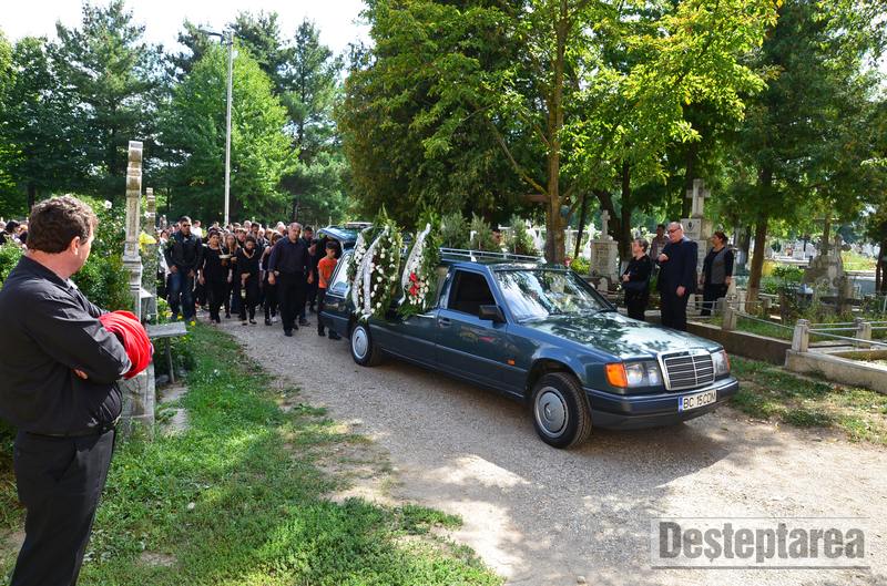 Tot Bacăul l-a plâns pe fostul fotbalist Ganea. Dusese pe picioare un infarct