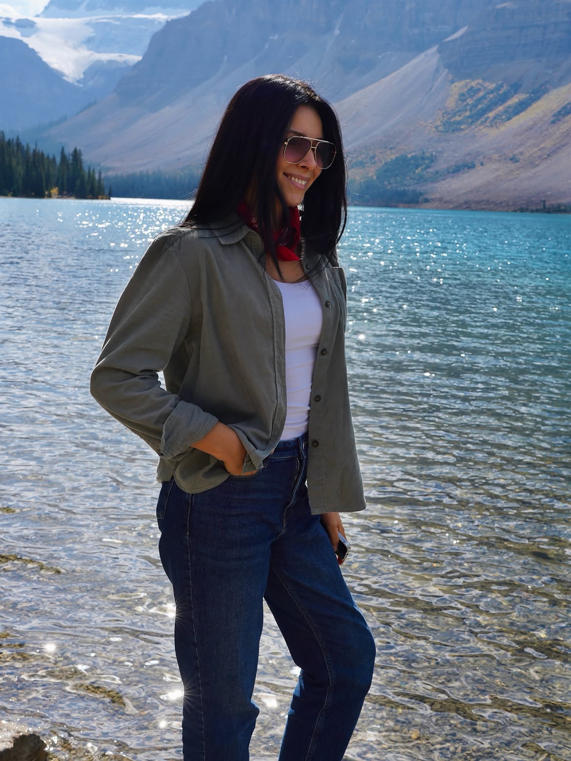 
Corina Caragea, la peste 2.000 de metri altitudine în Canada, fără apă, echipament și spray de urs 