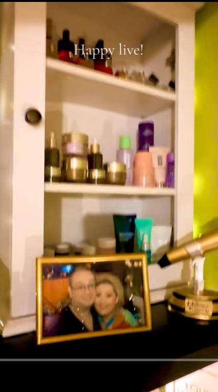 Cum arată camera Minodorei. Femeile și-ar dori așa ceva. Artista locuiește cu familia ei într-o vilă spectaculoasă